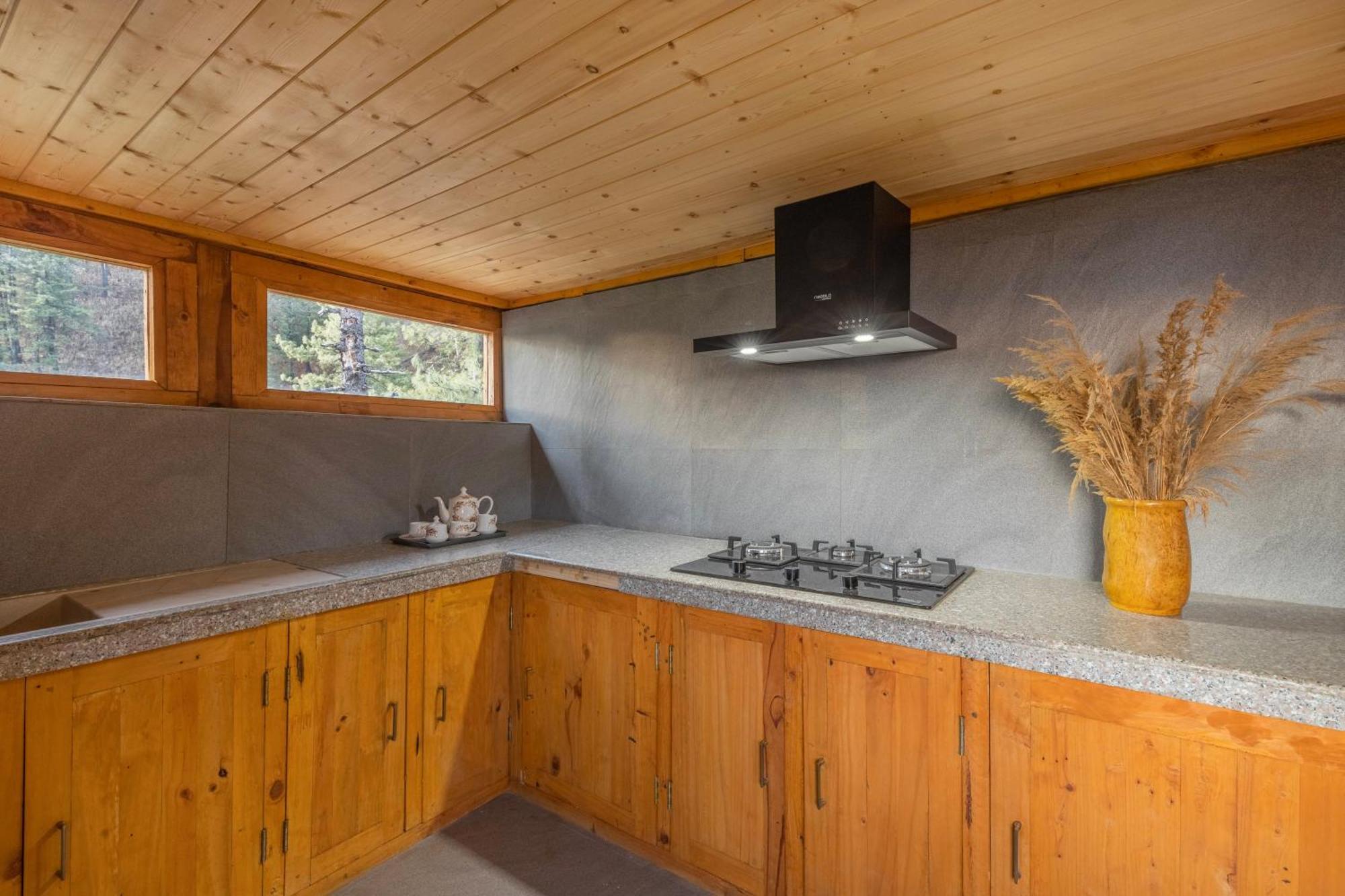 Elivaas 1 Bhk Premium Cottage With Sauna - Everly シムラー エクステリア 写真