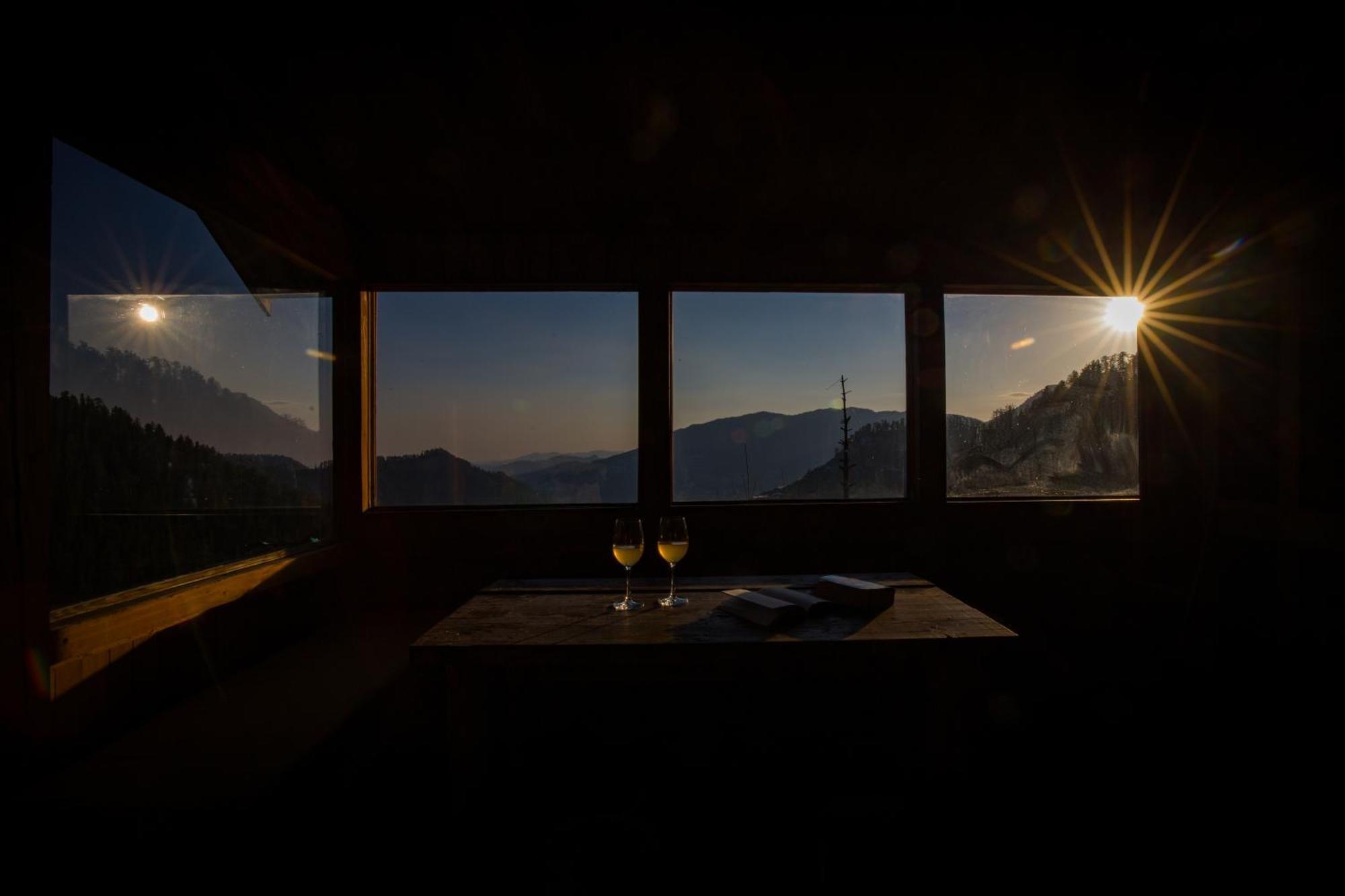 Elivaas 1 Bhk Premium Cottage With Sauna - Everly シムラー エクステリア 写真